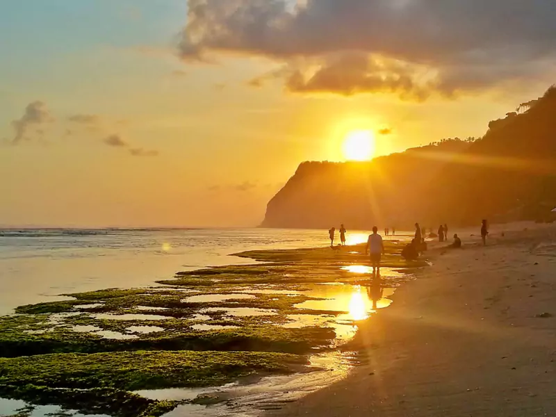 Sunset Pantai Melasti Bali | Liburan Murah Bali
