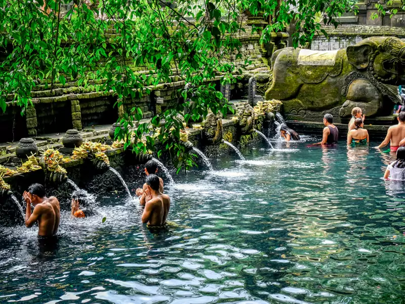 Tirta Empul Bali | Liburan Murah Bali